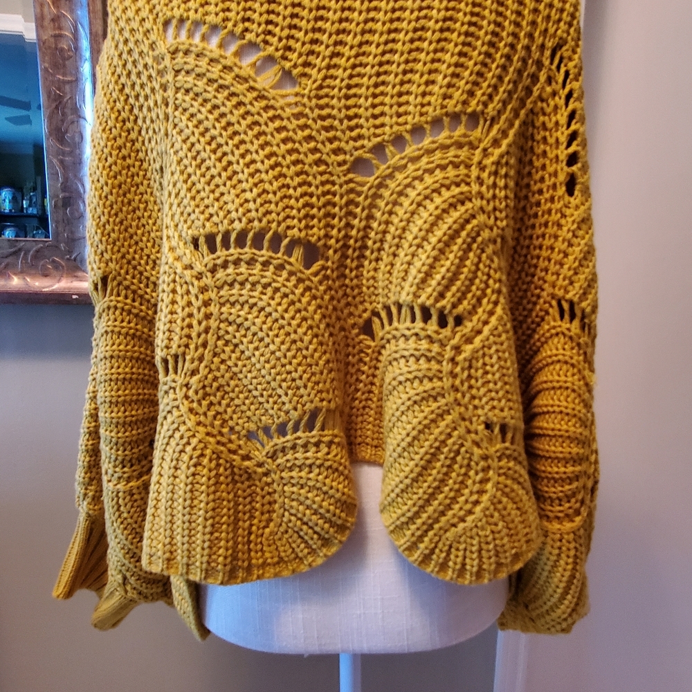 Sweater - Picture 5 of 10